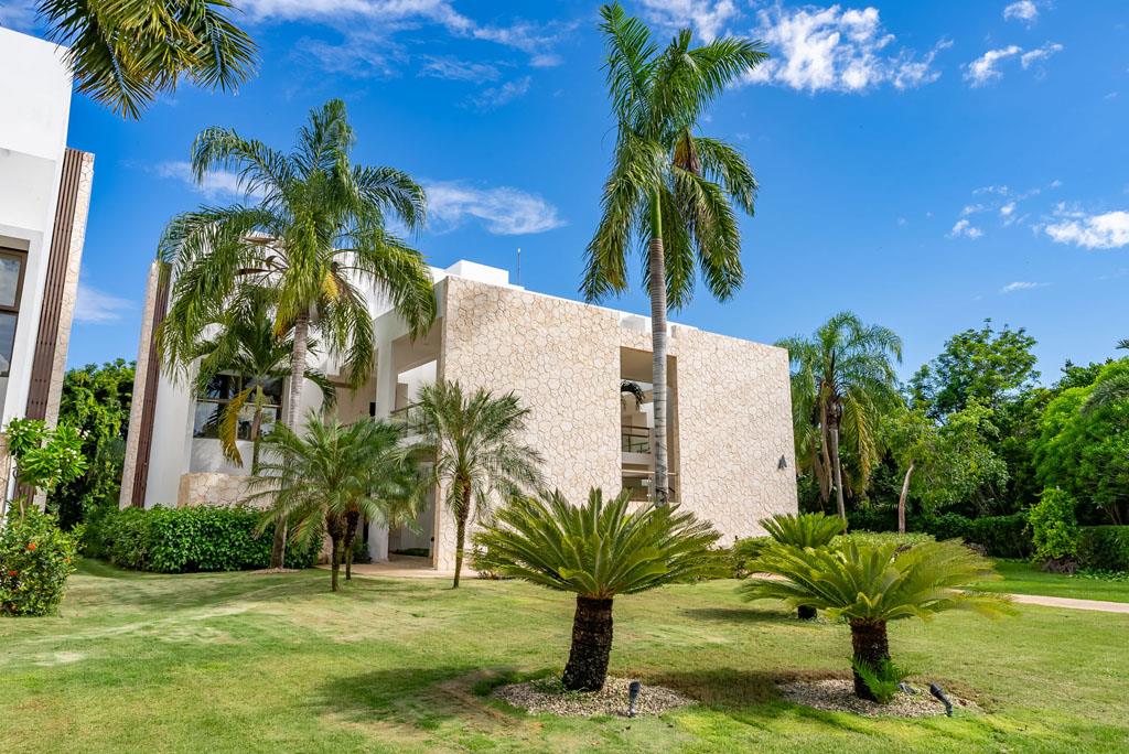 Quetzal A5: Exclusive Condo for Sale in Tulum Country Club